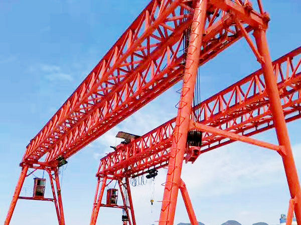 提梁機(jī)門(mén)式起重機(jī)